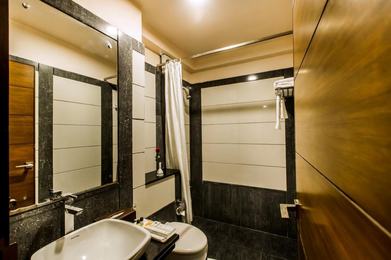 Hotel Golden Manor ชัยปุระ ภายนอก รูปภาพ