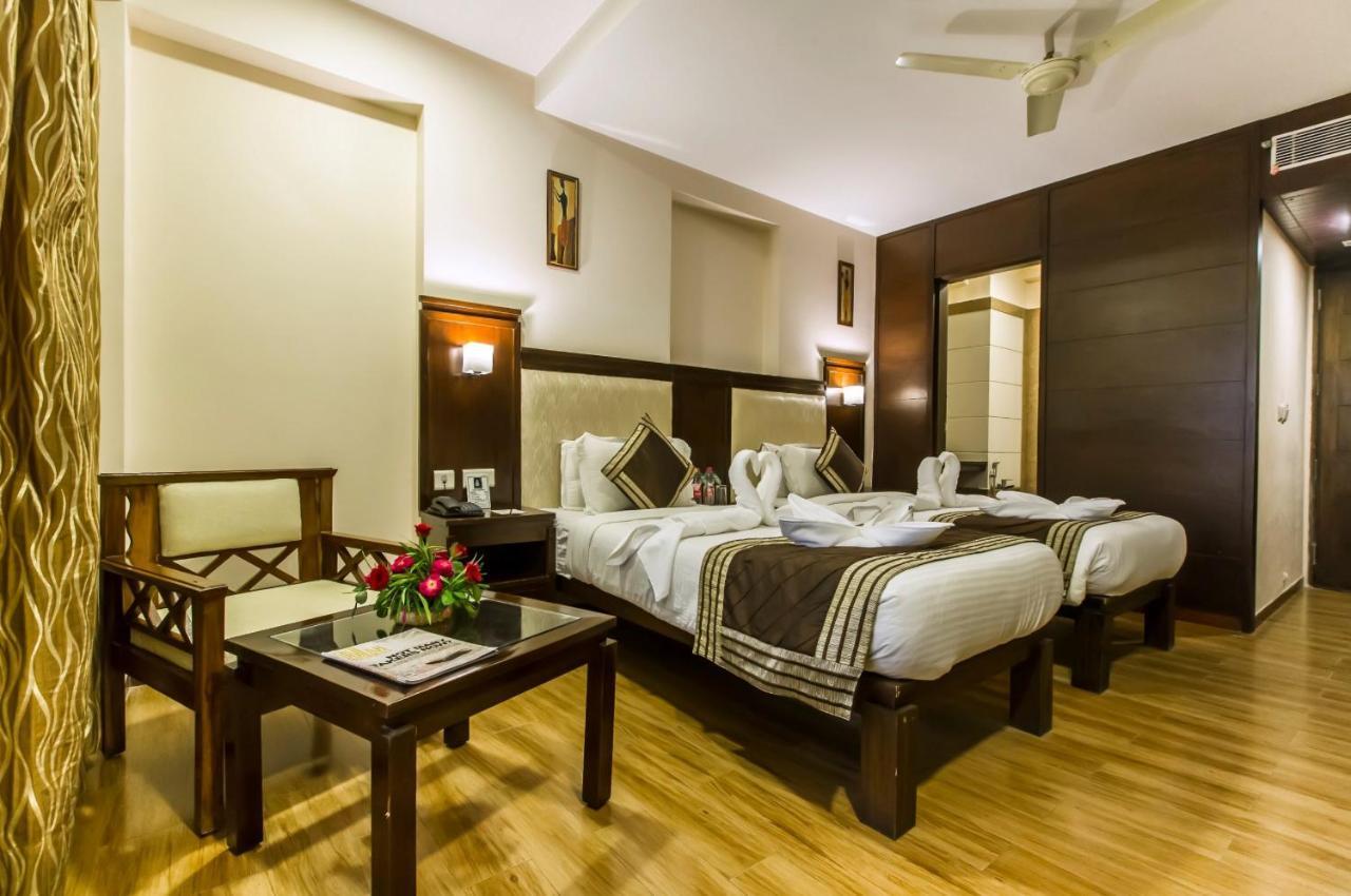 Hotel Golden Manor ชัยปุระ ภายนอก รูปภาพ