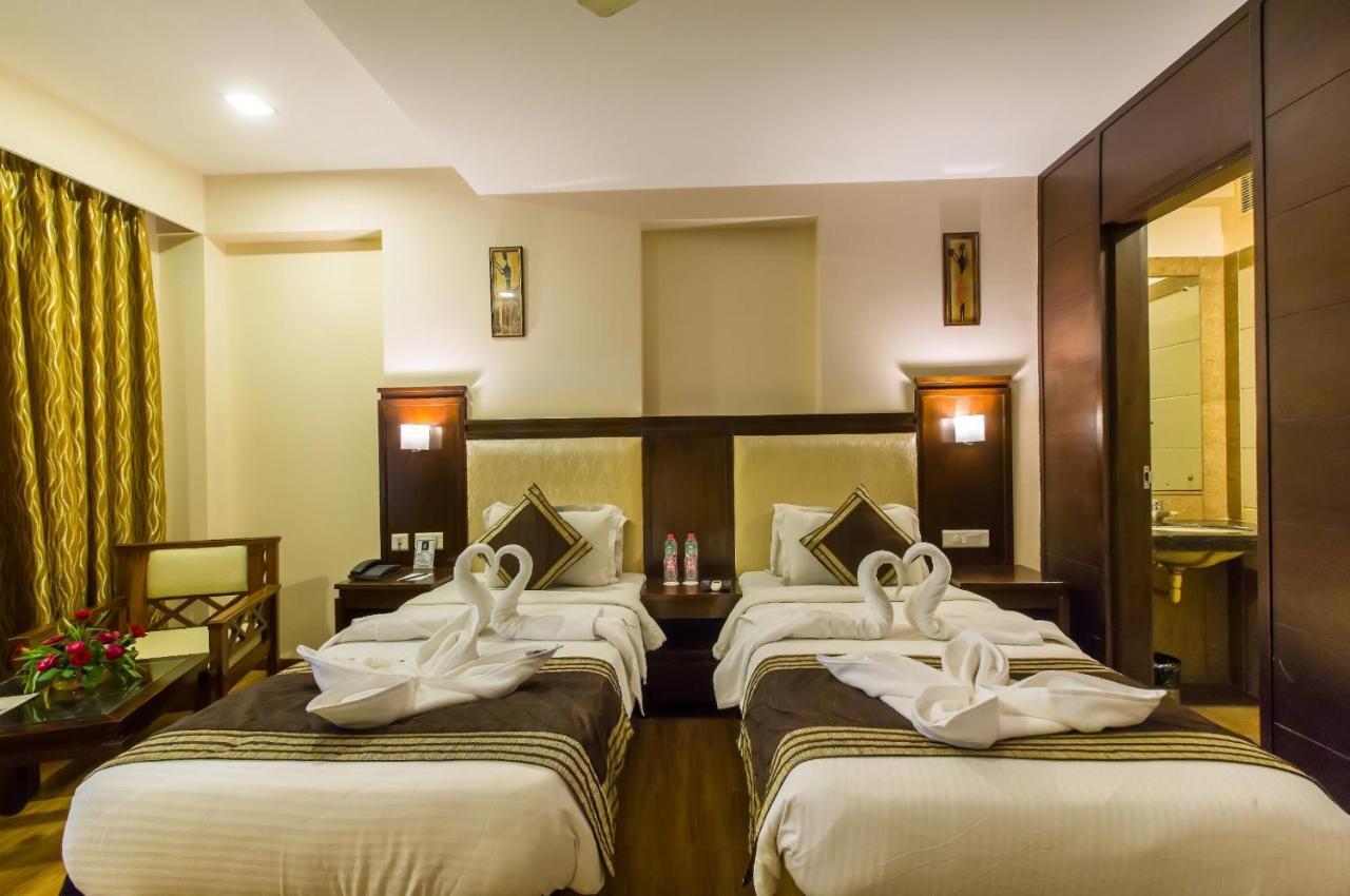 Hotel Golden Manor ชัยปุระ ภายนอก รูปภาพ