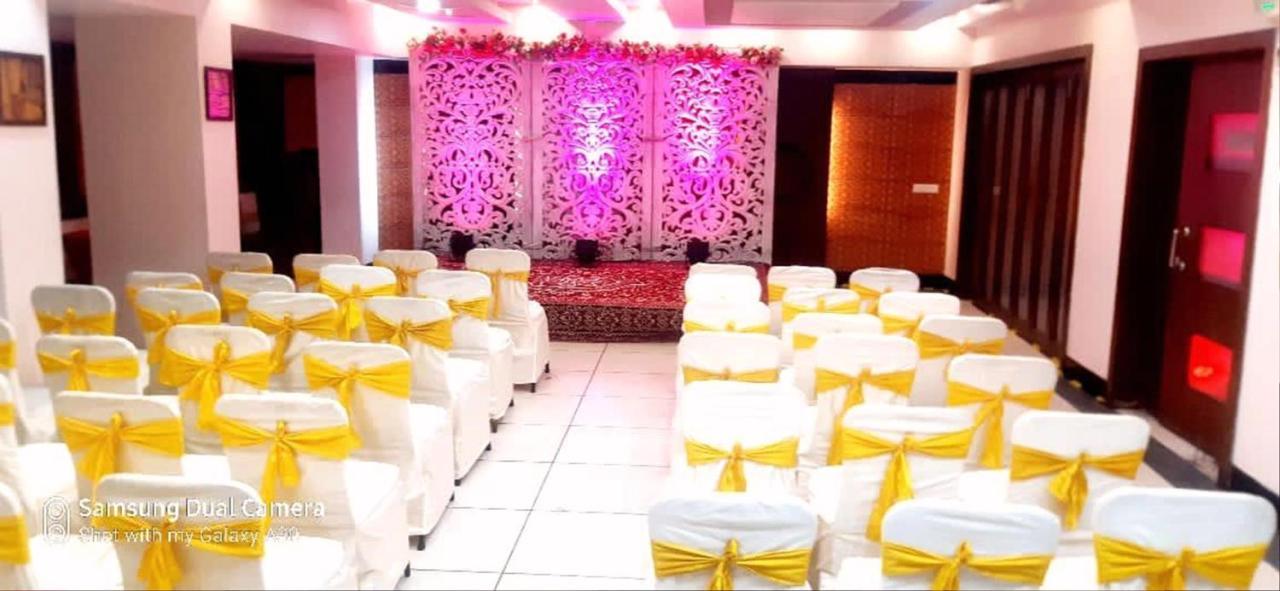 Hotel Golden Manor ชัยปุระ ภายนอก รูปภาพ